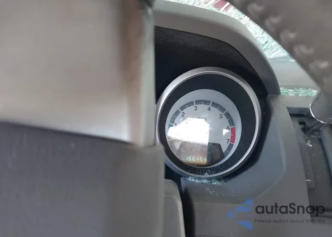 2010 Dodge Grand Caravan Hero z USA, uszkodzony, nr VIN 2D4RN3D18AR389378